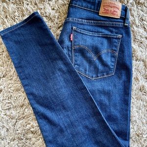 Levi’s 711 Women skinny Jeans Size 30